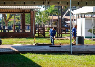 Expogrande come&ccedil;a a ganhar forma com montagem de estandes e palco