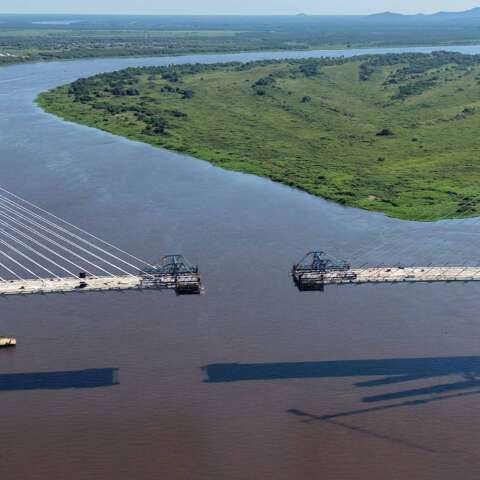 Brasil e Paraguai est&atilde;o a menos de 50 metros de conex&atilde;o por ponte na Bioce&acirc;nica