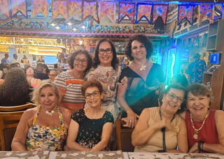 Com 62 pessoas, viagem de aposentados foi s&oacute; paz e zero brigas