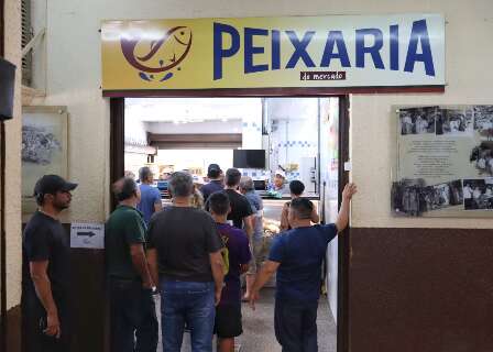 Peixarias triplicam equipe para atender demanda elevada da Semana Santa