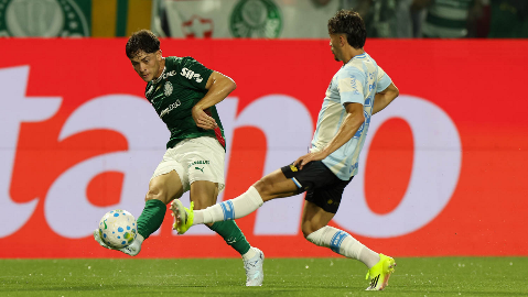 Palmeiras mant&eacute;m lideran&ccedil;a contra Gr&ecirc;mio e Bragantino vence Flamengo