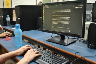 Universidades passam a exigir transpar&ecirc;ncia no uso de IA em trabalhos