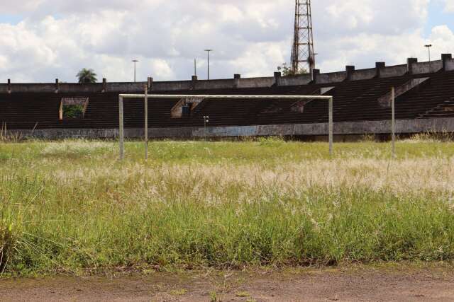 Com verba da CBF, troca de gramado d&aacute; direito a futebol usar Moren&atilde;o por 8 anos