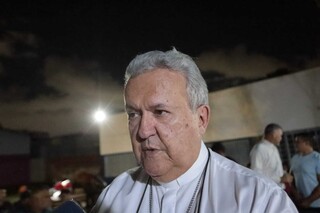 Missa de lava-p&eacute;s leva arcebispo a casas de apoio da Capital