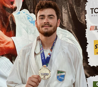 Aos 17 anos, atleta de MS acumula quatro t&iacute;tulos brasileiros no karat&ecirc;