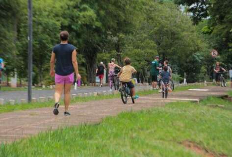 Espa&ccedil;os p&uacute;blicos viram destino de quem fica na cidade na folga de Semana Santa