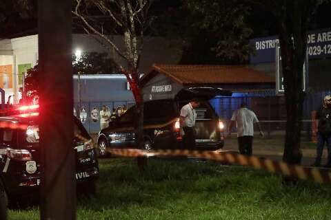 Mulher morre ap&oacute;s ser atingida por moto ao atravessar avenida