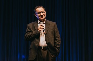 Dr. Augusto Cury faz palestra solidária em prol do Hospital São Julião Dr. Augusto Cury faz palestra solidária em prol do Hospital São Julião