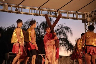 Sem prociss&atilde;o ap&oacute;s 30 anos, Via Sacra emociona fi&eacute;is nas Moreninhas