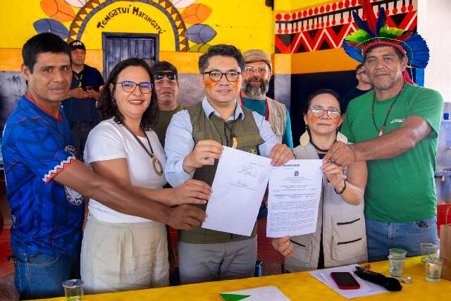 Ministro autoriza constru&ccedil;&atilde;o de po&ccedil;os em aldeias e anuncia refor&ccedil;o de agentes