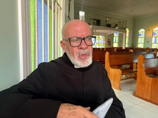 Sem prociss&atilde;o ap&oacute;s 30 anos, Via Sacra emociona fi&eacute;is nas Moreninhas