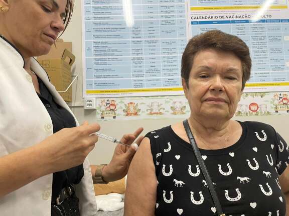 Plant&atilde;o &eacute; oportunidade de se vacinar contra a gripe sem encarar fila em posto
