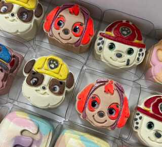 De super-her&oacute;is a flores, Vera se encontrou nos brigadeiros artesanais