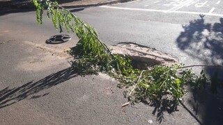 Bueiro aberto h&aacute; 3 meses preocupa moradores no Vilas Boas