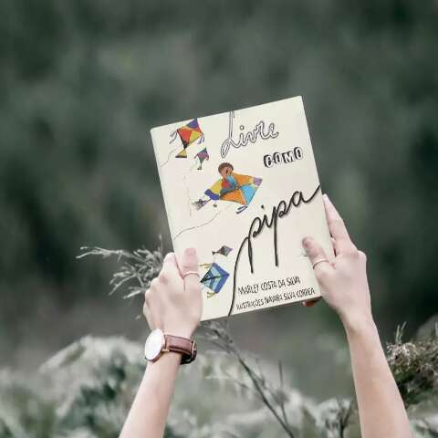 Entre pipas e mem&oacute;rias, livro convida crian&ccedil;as a desacelerar e imaginar