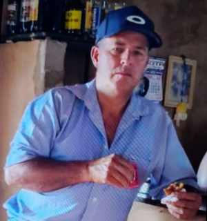 Homem &eacute; morto a tiros em bar; cunhado &eacute; apontado como suspeito