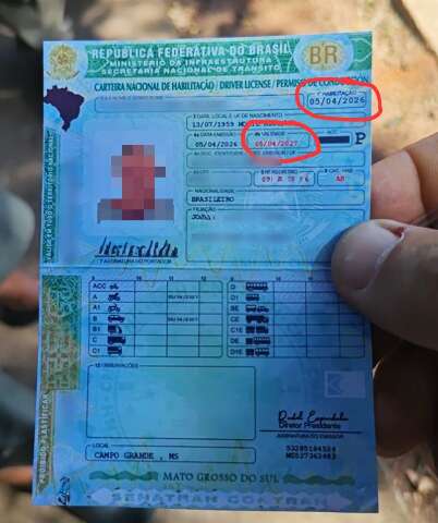 Idoso &eacute; preso ap&oacute;s apresentar CNH falsa com erro grotesco em abordagem