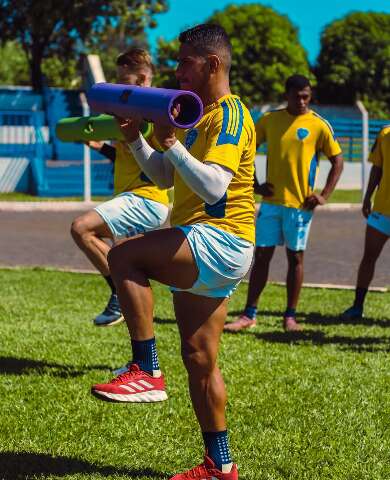 Ivinhema refor&ccedil;a elenco e mant&eacute;m base do estadual para estreia na S&eacute;rie D