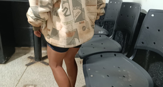 Criança de 5 meses morre após a mãe dormir em cima dela Criança de 5 meses morre após a mãe dormir em cima dela