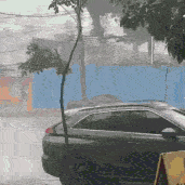 Chuva acompanhada de vento forte muda a cara do s&aacute;bado na Capital