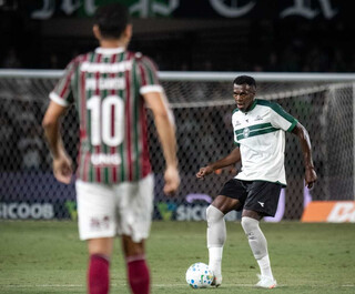 Fluminense empata com o Coritiba em jogo marcado por pol&ecirc;mica do VAR