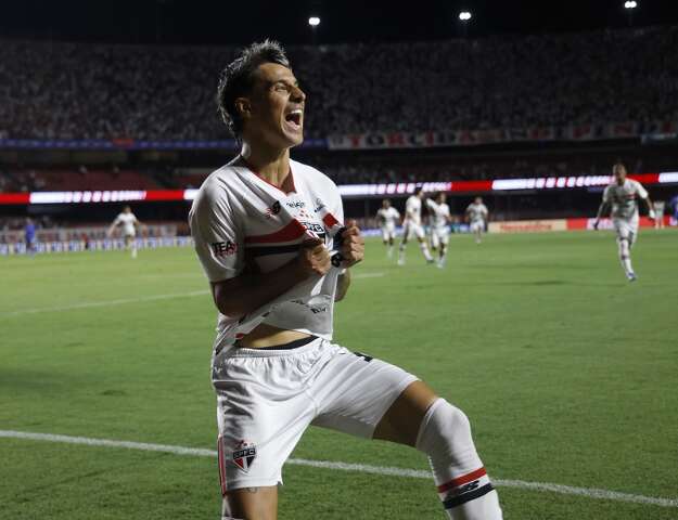 Com 3 gols do sul-mato-grossense Ferreirinha, S&atilde;o Paulo vence Cruzeiro