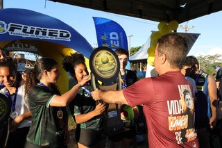 Festa da P&aacute;scoa re&uacute;ne 15 mil pessoas na abertura oficial em Dourados