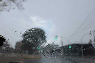 Manh&atilde; ensolarada d&aacute; lugar a forte chuva na Capital neste domingo de P&aacute;scoa