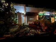 Temporal derrubou &aacute;rvores, destruiu fachada de vidro e alagou ruas 