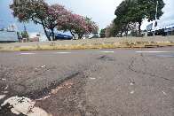 Asfalto &ldquo;afunda&rdquo; em ponte sobre o Prosa e levanta alerta para acidentes