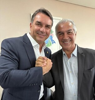 Fl&aacute;vio Bolsonaro participa da abertura da Expogrande na quinta