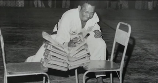 Trauma tirou voz de mestre, mas seu talento no taekwondo virou filme