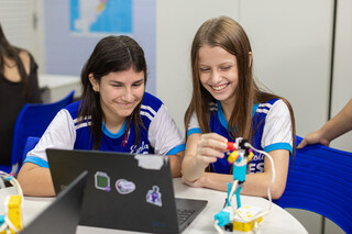 Do livro &agrave; rob&oacute;tica: Sesi atrai m&atilde;o de obra e integra comunidade