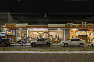 Ap&oacute;s conquistar no almo&ccedil;o, Saizeria abre &agrave; noite com sob&aacute; e yakisoba