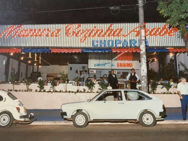 Receita de fam&iacute;lia mistura churrasco e comida &aacute;rabe h&aacute; 39 anos na Capital