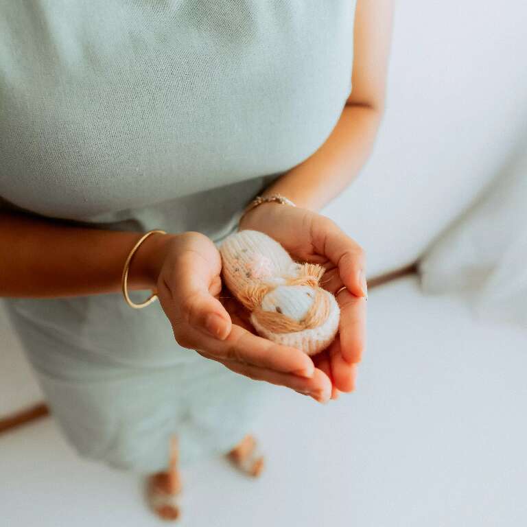 Dayse sentiu na pele e hoje ajuda pais a fazer filhos dormirem