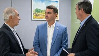 Fl&aacute;vio Bolsonaro vai assistir at&eacute; show em visita a Campo Grande