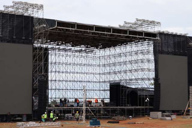 Guns ter&aacute; 700 banheiros, 12 bares e 842 toneladas de equipamentos