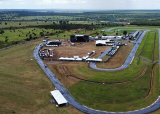 Guns terá 700 banheiros, 12 bares e 842 toneladas de equipamentos Guns terá 700 banheiros, 12 bares e 842 toneladas de equipamentos