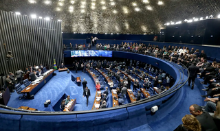 Senado aprova projeto que reconhece estágio como experiência Senado aprova projeto que reconhece estágio como experiência