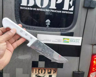 Homem persegue esposa com faca e &eacute; preso em flagrante no Estrela Dalva