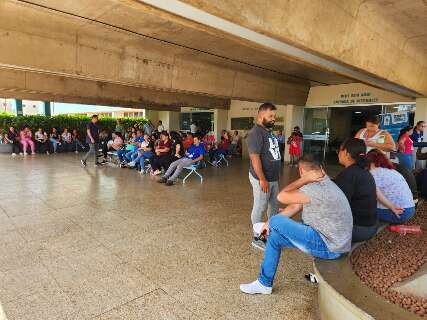 Sem repasse, enfermeiros da Santa Casa fazem paralisa&ccedil;&atilde;o parcial
