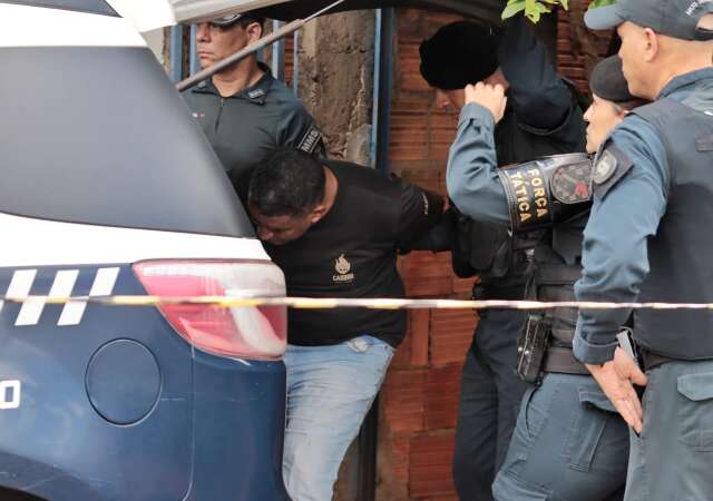 PM encontrou namorado ao telefone e com arma na mão após disparo