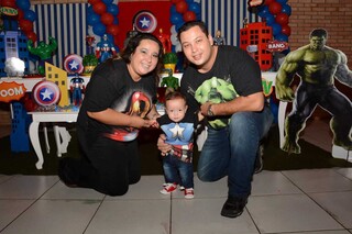 F&atilde; do Guns d&aacute; nome de Slash ao filho que nasceu com 726 g e lutou muito