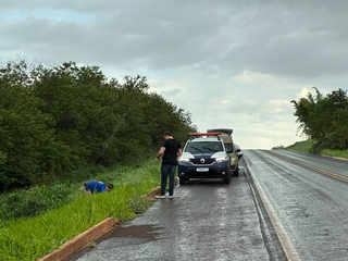Cão de casal preso por assassinato é deixado em casa alugada e vive em abandono Cão de casal preso por assassinato é deixado em casa alugada e vive em abandono