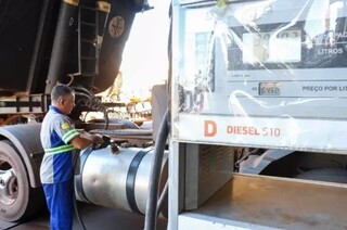 Uni&atilde;o publica regime emergencial para dividir desconto no diesel com os Estados 