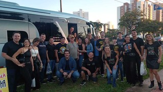 Caravana percorre 230 km e aluga até ônibus para ver Guns N’ Roses em na Capital Caravana percorre 230 km e aluga até ônibus para ver Guns N’ Roses em na Capital