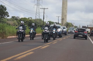 Guns N&rsquo; Roses deixa hotel sob escolta e segue para o aut&oacute;dromo