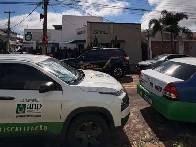 Opera&ccedil;&atilde;o encontra alvar&aacute; vencido e transporte irregular de botij&otilde;es