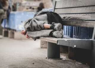 S&oacute; 3 dos 79 munic&iacute;pios de MS avan&ccedil;am em plano para a popula&ccedil;&atilde;o de rua